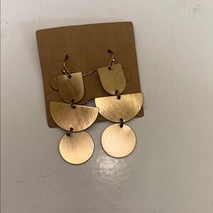 Beautiful Gold 3 tier earrings 😍